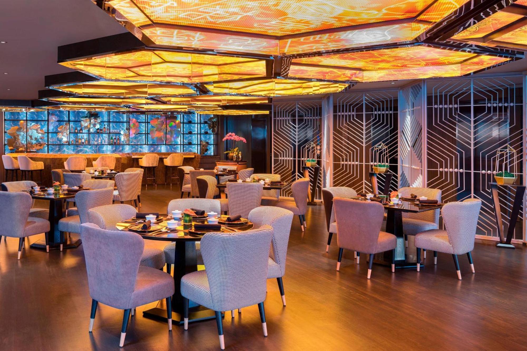 W Hotel 5*