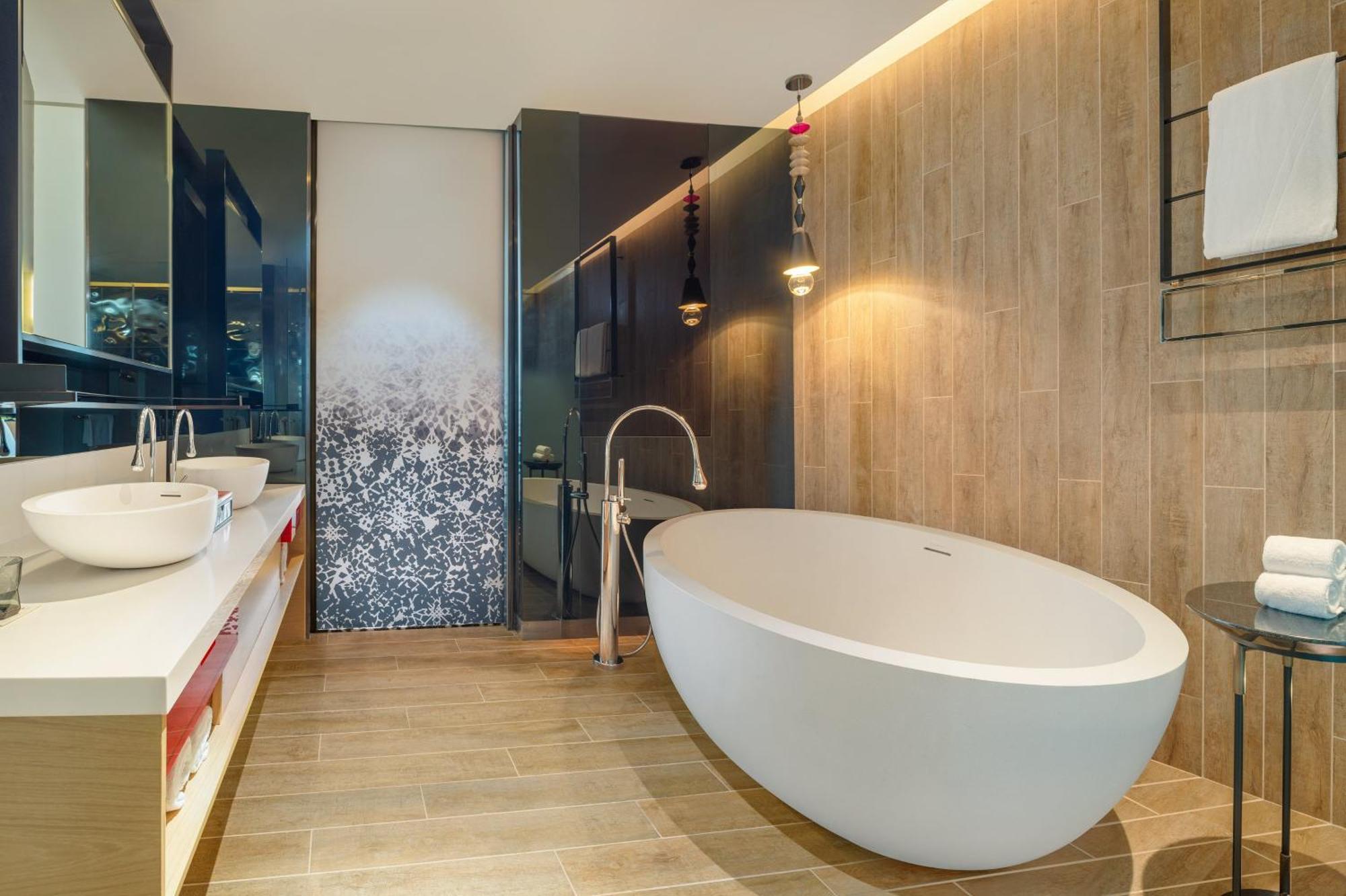 Hotel W 5*